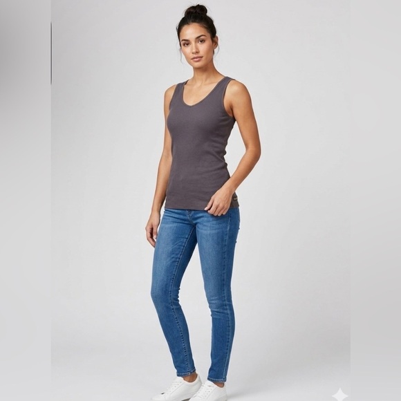 Matilda Jane Tops - Matilda Jane Size S
Charcoal Ribbed Tank Top